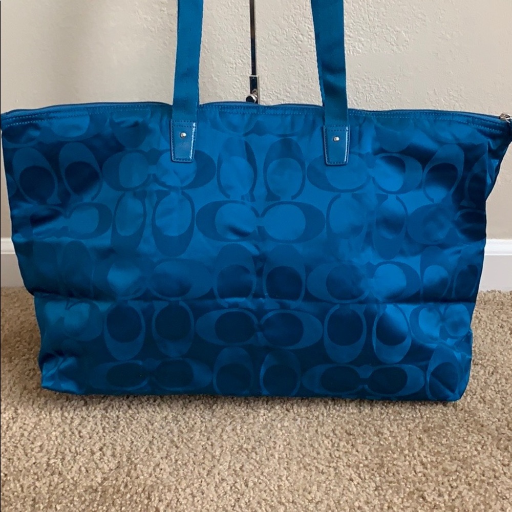 Coach - Picture 4 of 11